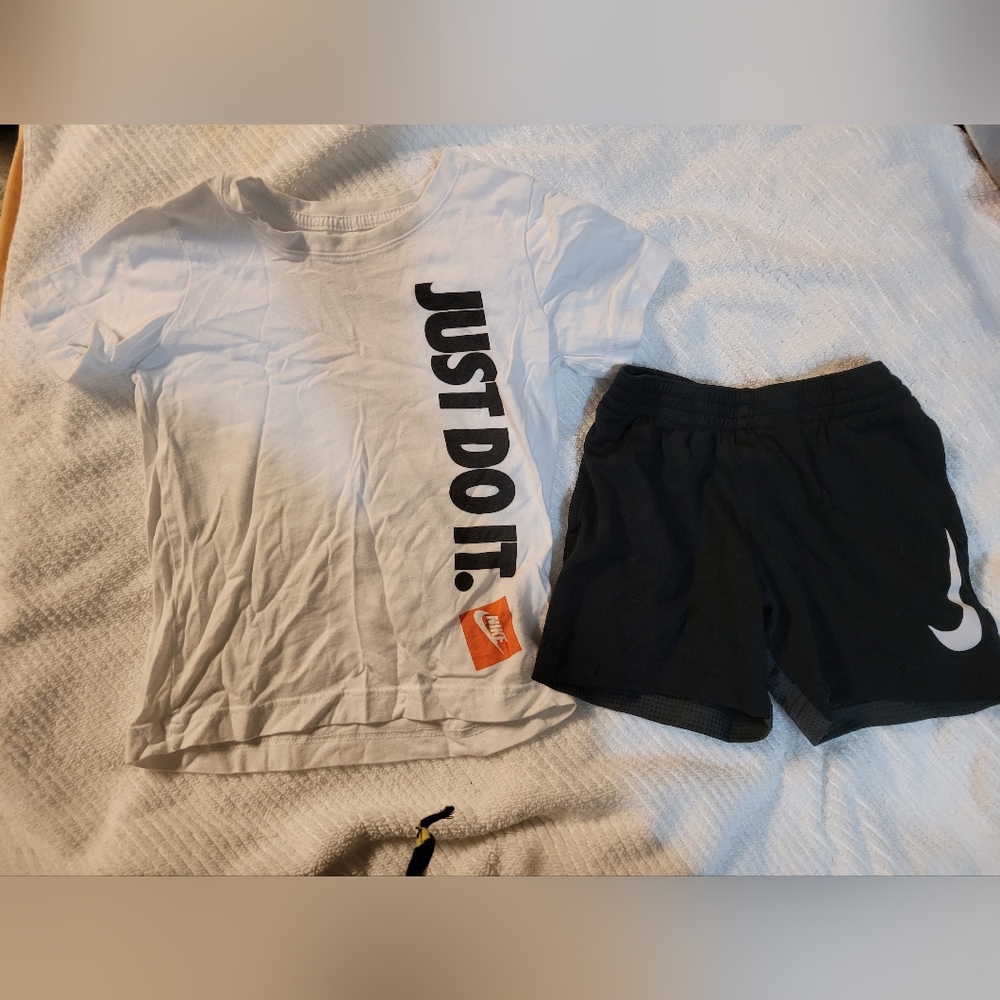 Boy's Nike Shorts Set